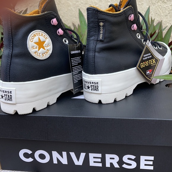CONVERSE CTAS LUGGED WINTER HI WMNS - Picture 15 of 16